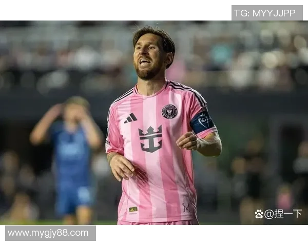 梅西C罗贝尔等球星的传奇人生与足球成就分析