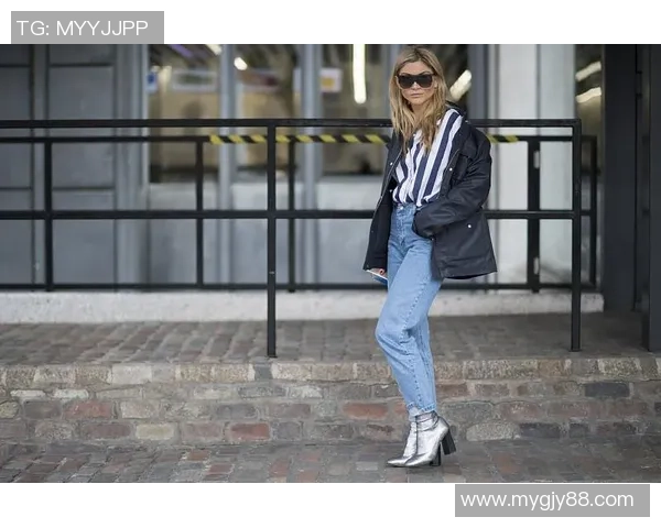 足球球星穿搭风格解析 引领潮流的场上场下魅力