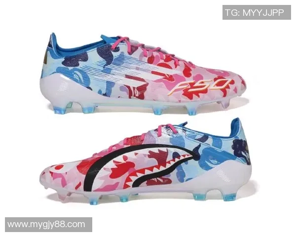 从球场到时尚街头探秘足球球星独特穿鞋习惯与个性表达